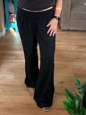 Old navy black linen pants with stretch fold down waist